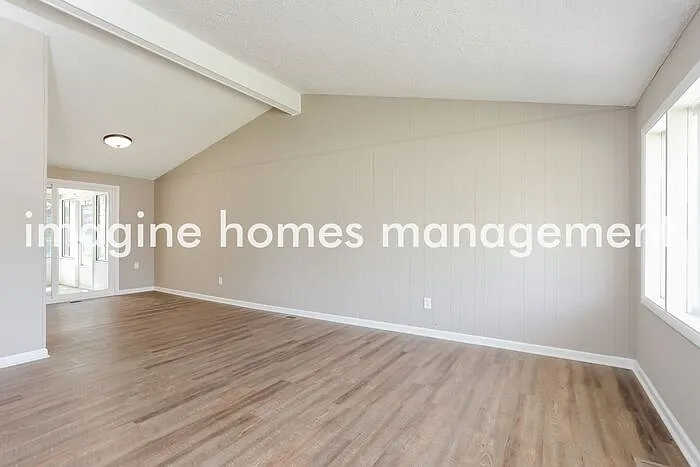 9035 Cambridge Dr — Photo 3