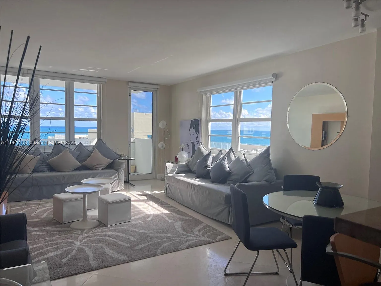 The Decoplage Condo — Photo 4
