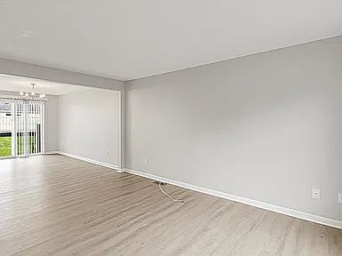 5th image of 369 Lenora Ln