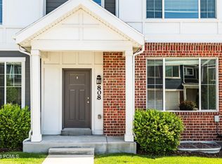 808 E Newfield Dr, Sandy, UT 84094
