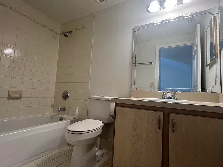 735 SW 148th Ave #1702 — Photo 9