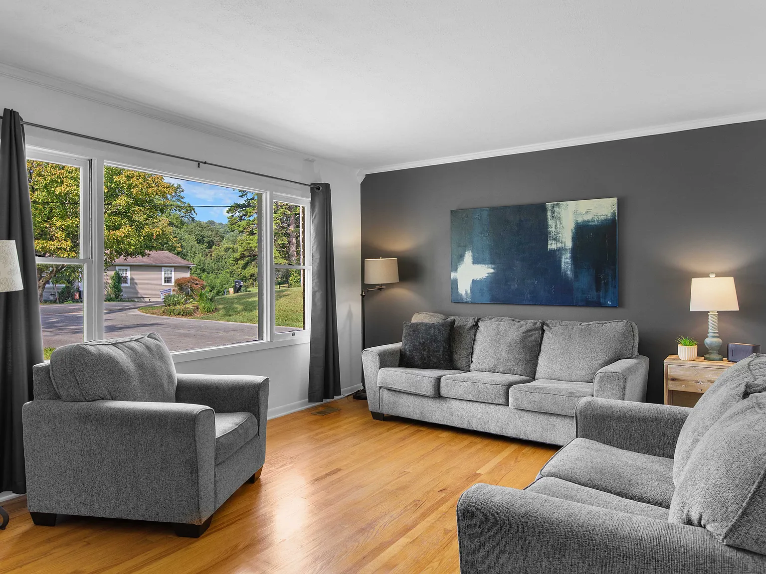 4 bed, 2150 sqft, $2,200 — Photo 3