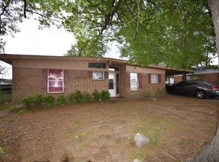 1008 Ellen Ave, Wake Village, TX 75501