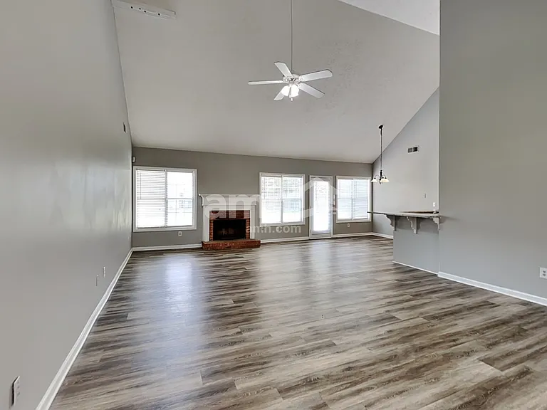 2025 Graybrook Dr — Photo 6