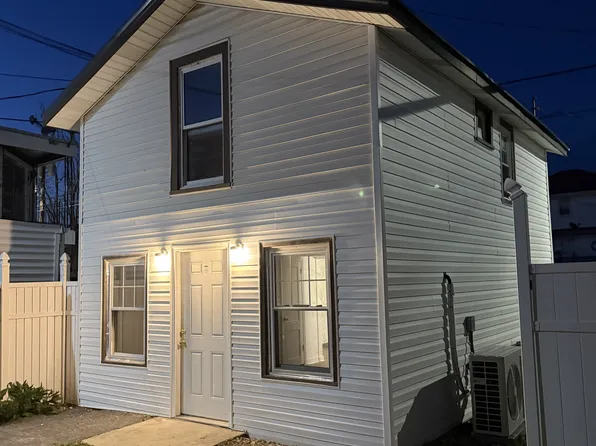 1809 Jefferson St #3, Bluefield, WV 24701