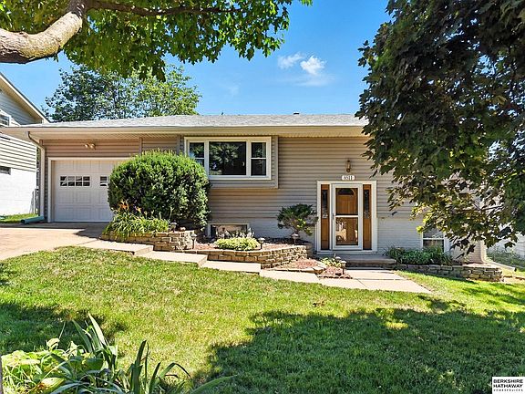 3rd image of 8511 Orchard Ave