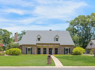 201 Wood Bluff Dr, Lafayette, LA 70503