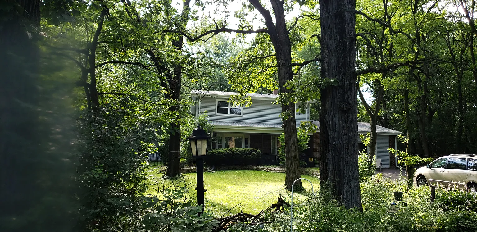 8410 W Winslow Rd photo 1