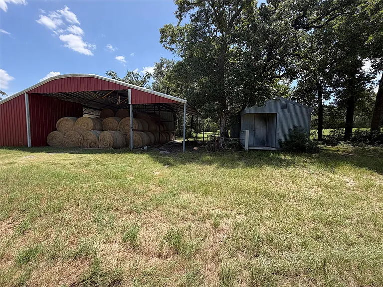 6335 Private Road 4030 — Photo 8
