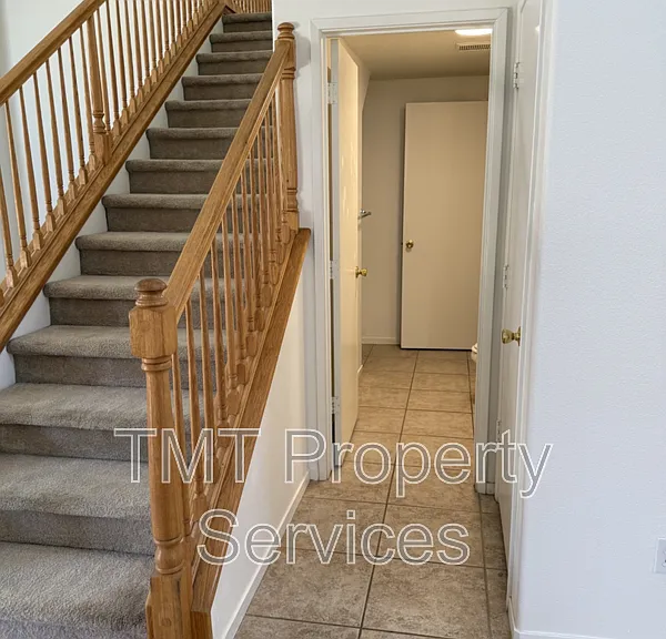 2742 La Purisima Ave — Photo 4
