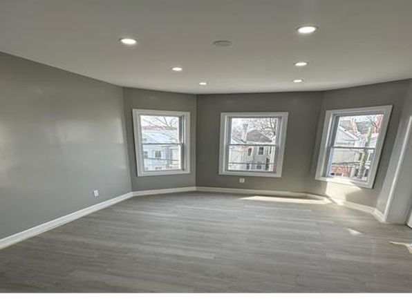260 S 6th St
