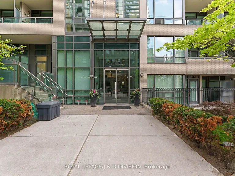 220 Redpath Ave #805 — Photo 2