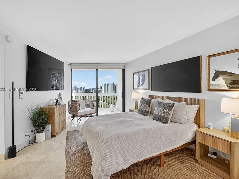 1000 Island Blvd #2105 — Photo 30