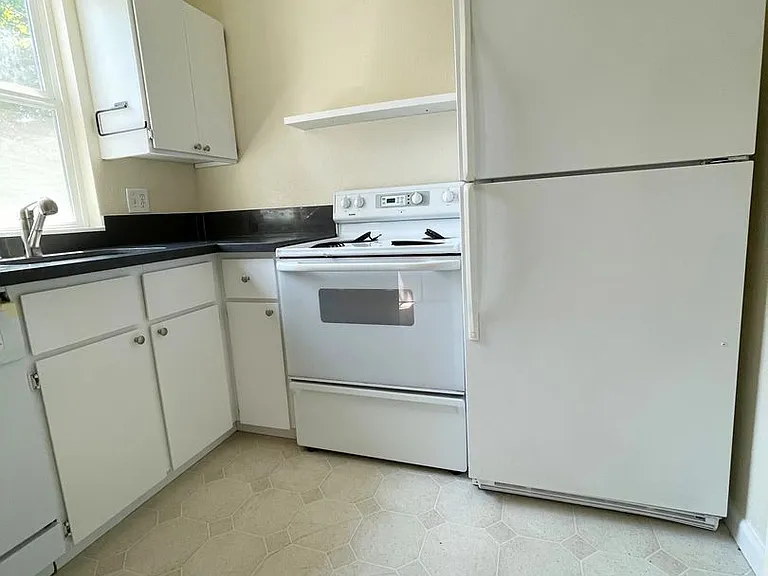 8880 SW Cashmur Ln #A — Photo 3