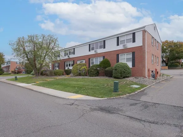 22 Bon Aire Circle #1113, Suffern, NY 10901