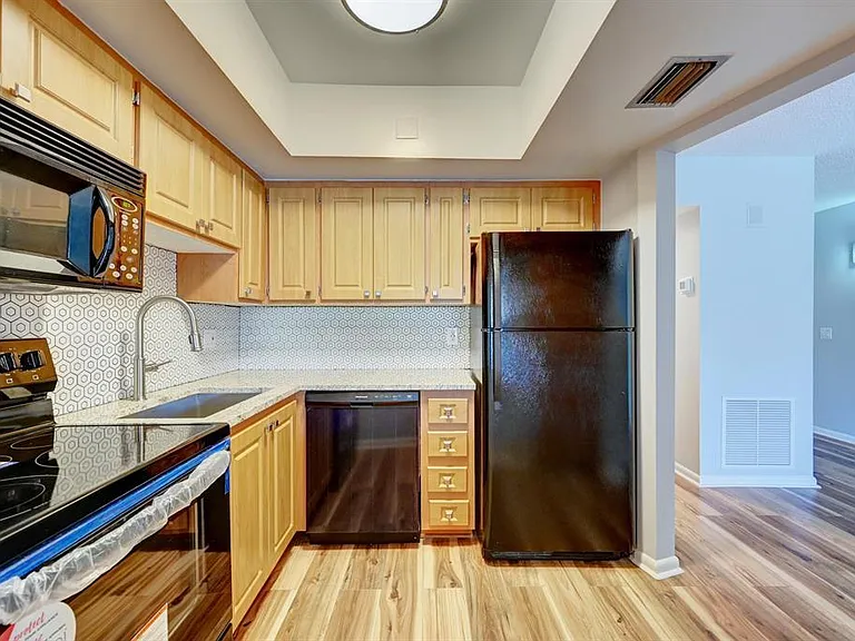 342 Southwind Dr #216 — Photo 6