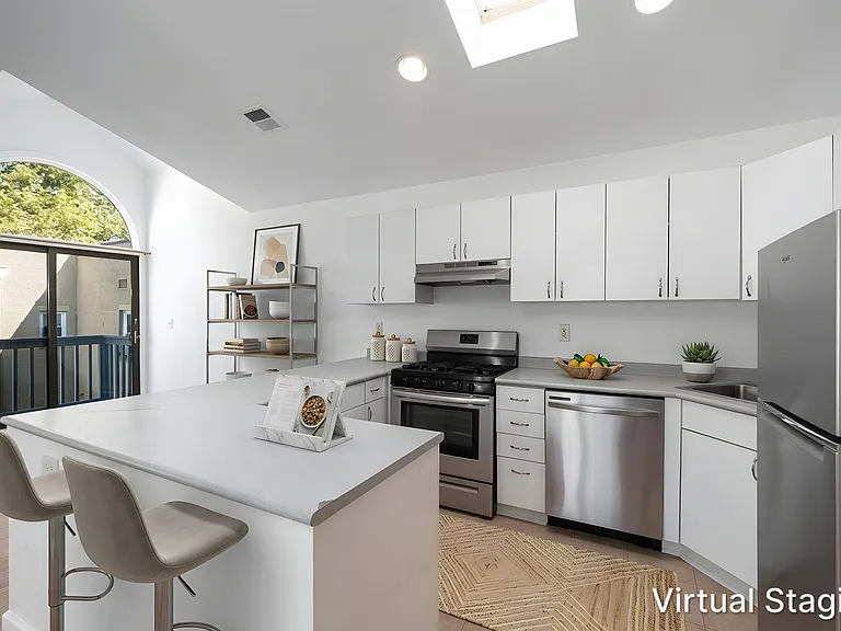 79 Sherman Pl #2 — Photo 4