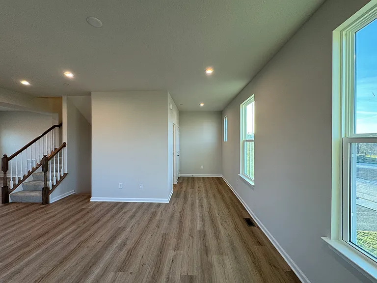 148 Crown St — Photo 12