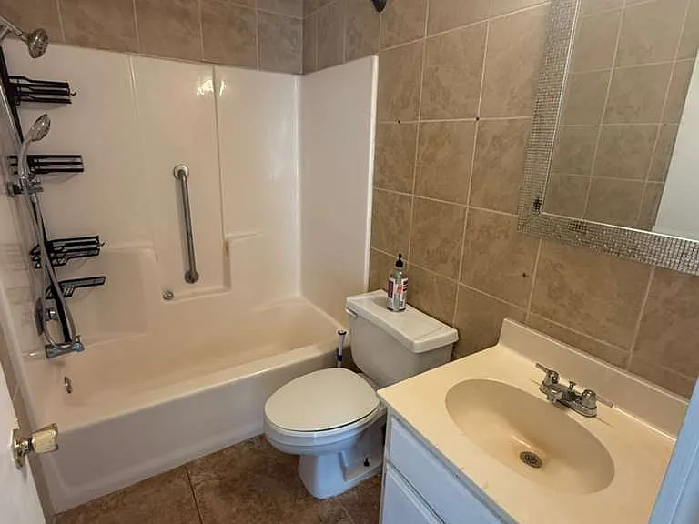1619 Forest Dr #3 — Photo 8