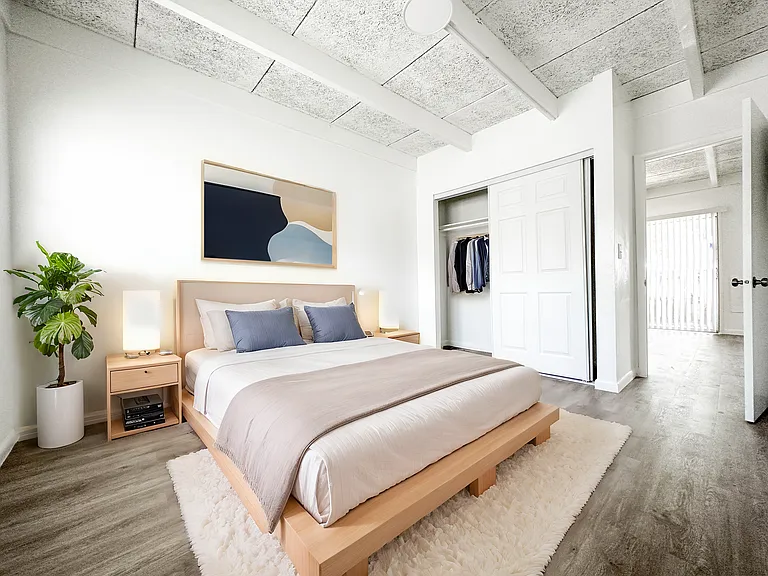 1025 S K St #5 — Photo 6