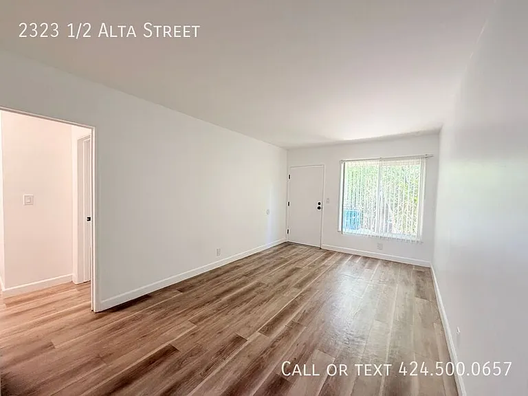 2323 1/2 Alta St — Photo 3