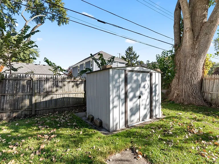 2215 Rowland Ave — Photo 25