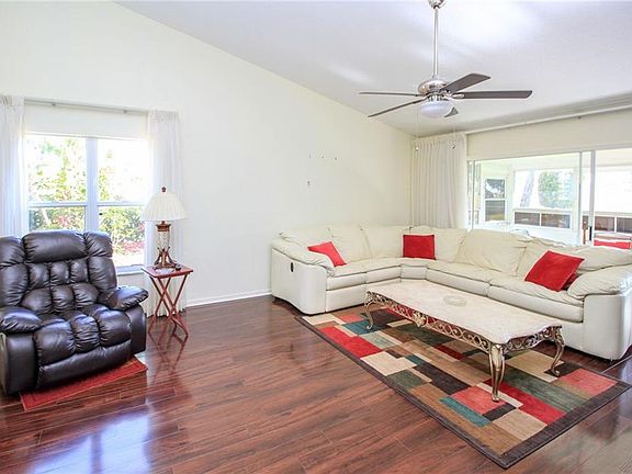 4th image of 2746 SE Tropical East Cir