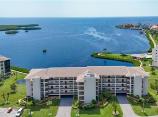 8251 Brent St APT 916, Port Richey, FL 34668