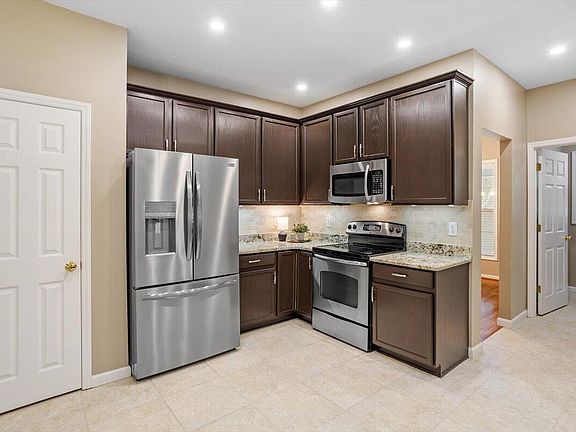 4th image of 3005 Yorkmont Ct