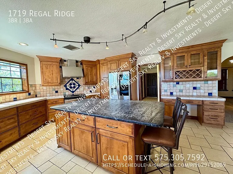 1719 Regal Rdg — Photo 10