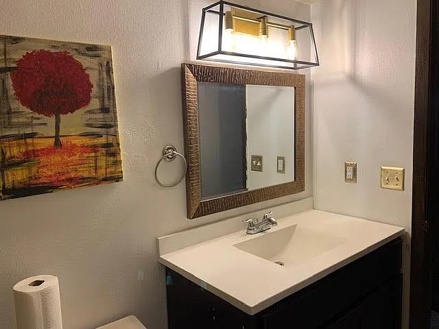 1110 Holli Springs Ln #B — Photo 6
