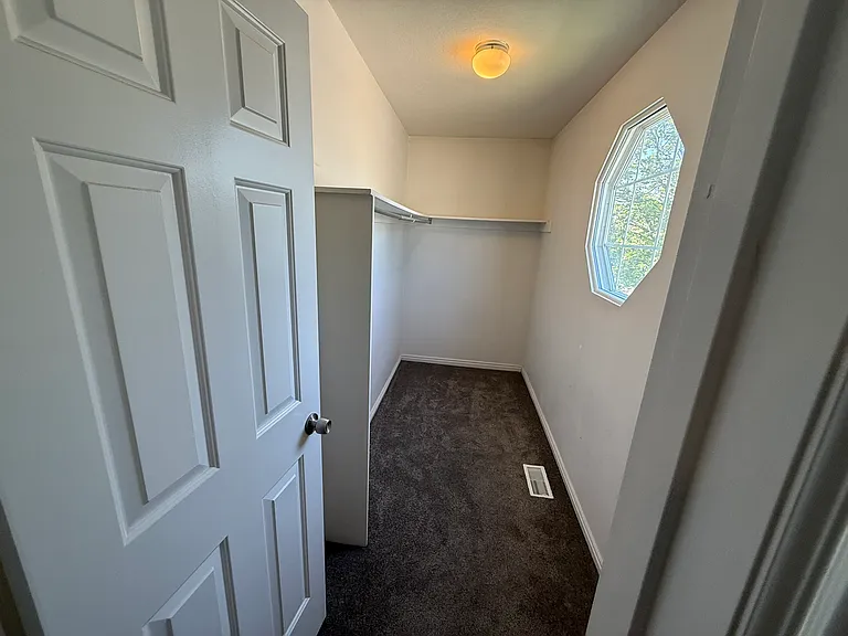 1242 E Freshman Cir — Photo 17