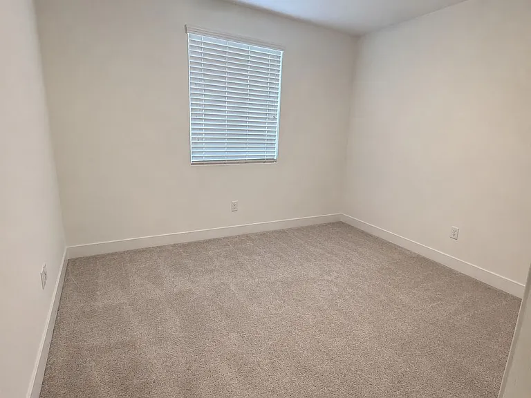 2581 Landstone St — Photo 8