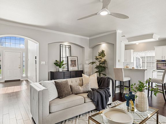 3rd image of 12214 Riviera Rd