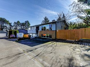 11242 A Fremont Avenue N, Seattle, WA