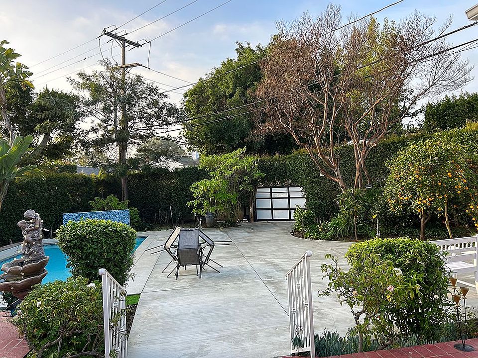 2nd image of 9167 Carmelita Ave