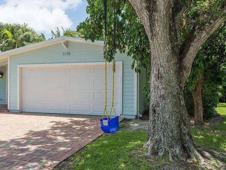 1110 SW 15th St — Photo 37