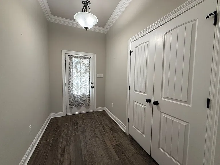 6510 Suwanee Rd — Photo 3