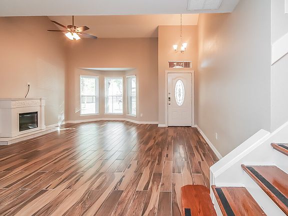 5th image of 15622 Thornbrook Dr