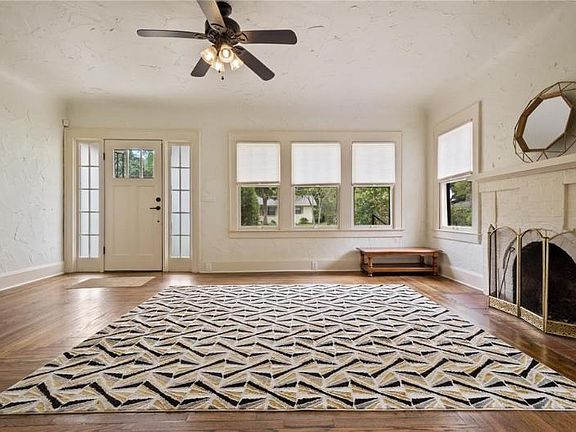 3rd image of 13 Carey Pl
