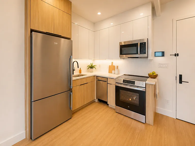 134 Erasmus St #3C — Photo 3