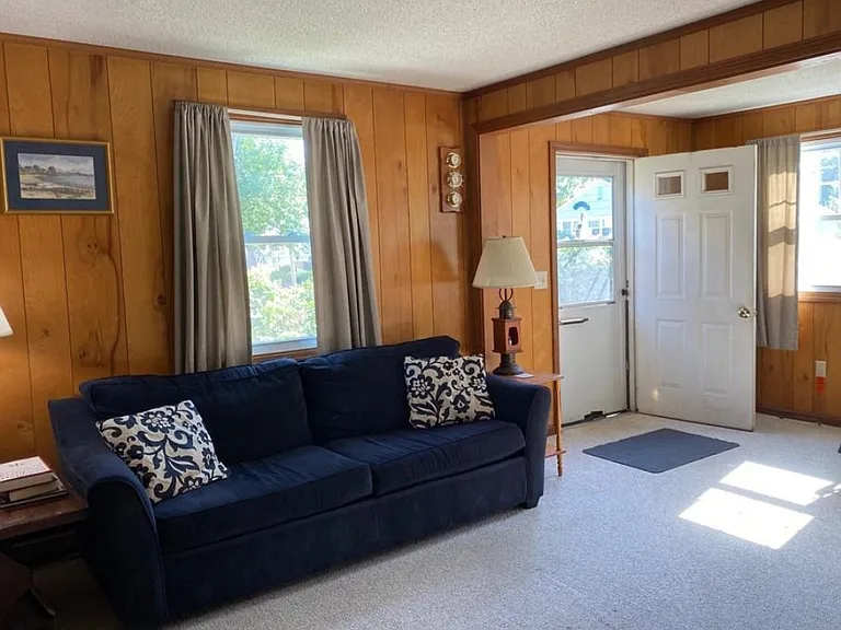 39 Brockett Rd — Photo 2