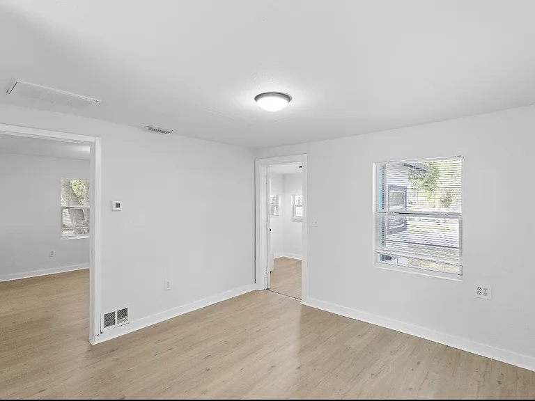 2518 5th St S #1 — Photo 2