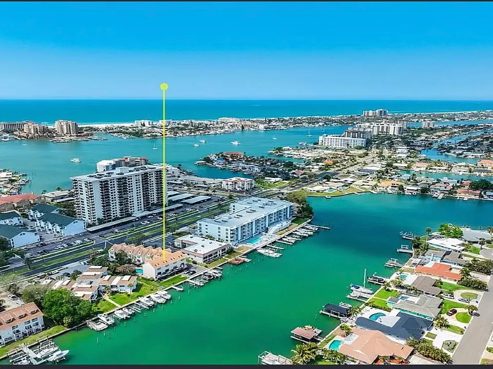 325 Island Way #109
