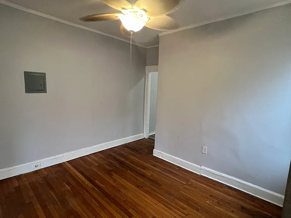 4 Eaton Pl #2