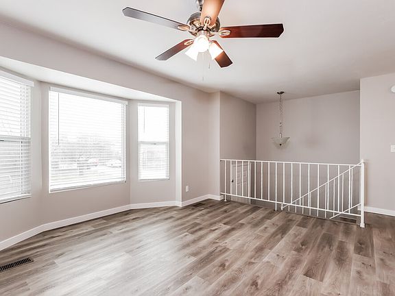 5th image of 6136 S Woodsborough Way