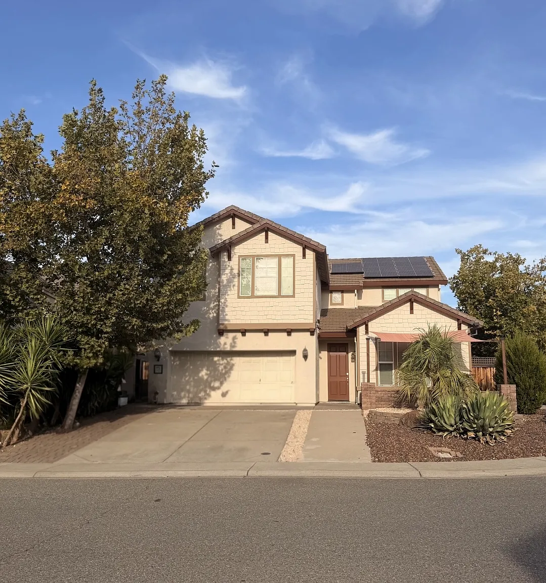 4 bed, 2898 sqft, $4,295 — Photo 1
