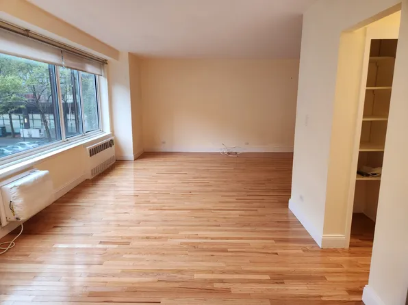 392 Central Park West image 3 of 17