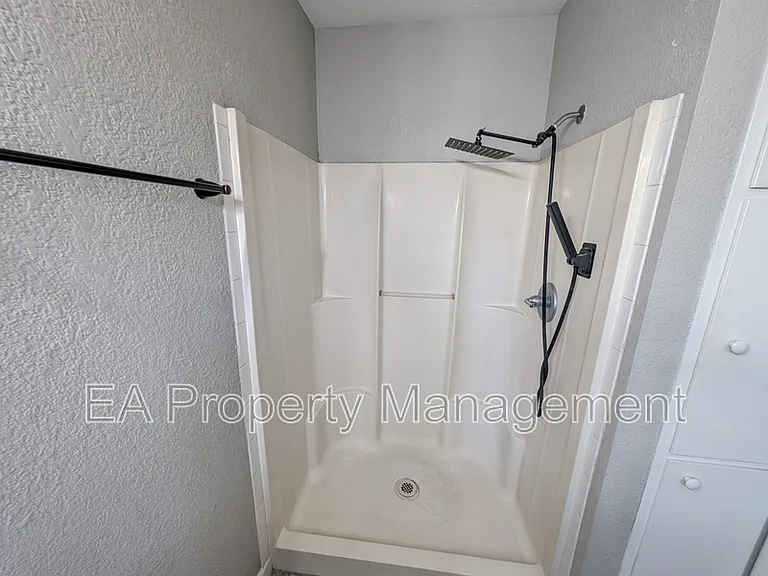 2913 Jefferson St NE — Photo 12
