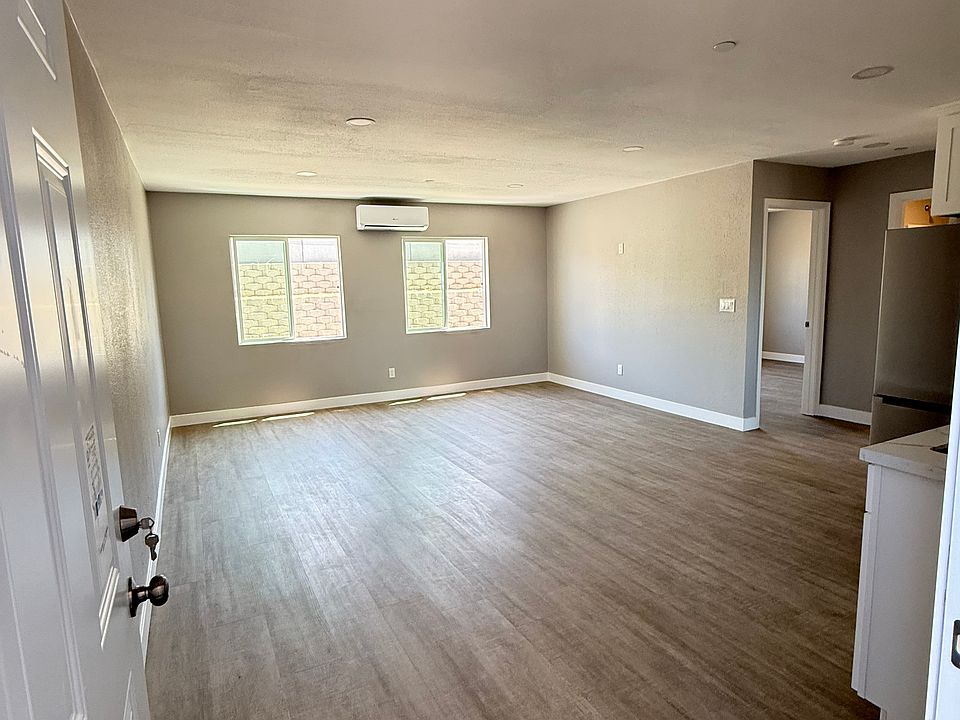 1st image of 2423 Balboa Vista Dr #1